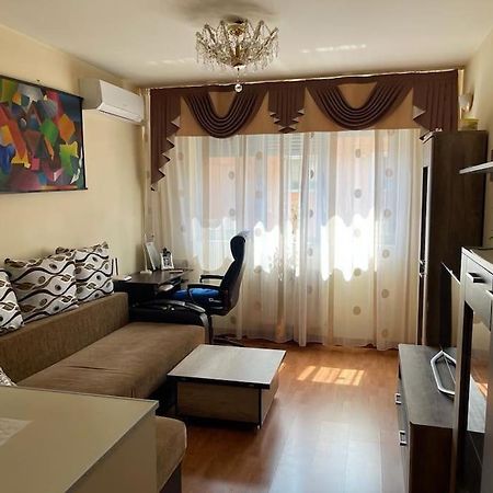 Apartament Cu Un Dormitor / One Bedroom Apartment Satu Mare Eksteriør billede